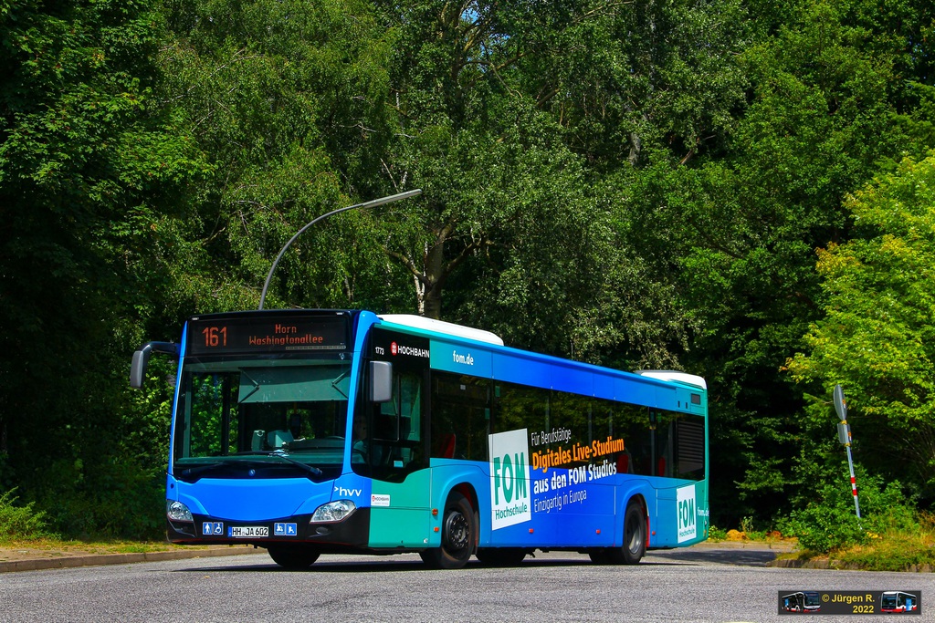 Ein Bild, das Text, Baum, drau�en, Bus enth�lt.

Automatisch generierte Beschreibung