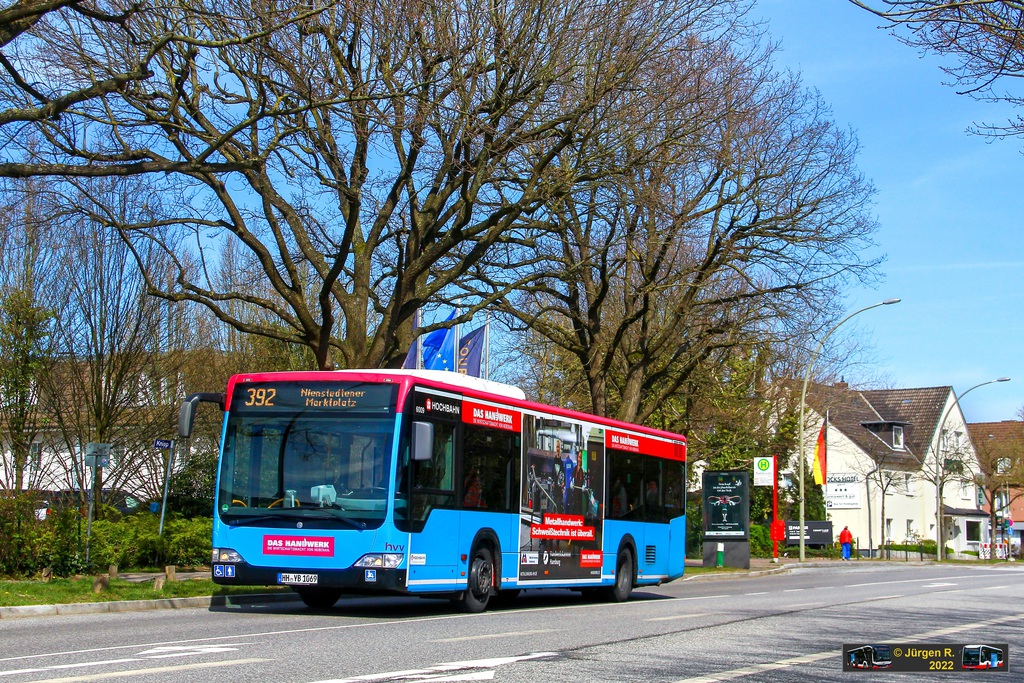 Ein Bild, das Text, Baum, drau�en, Stra�e enth�lt.

Automatisch generierte Beschreibung