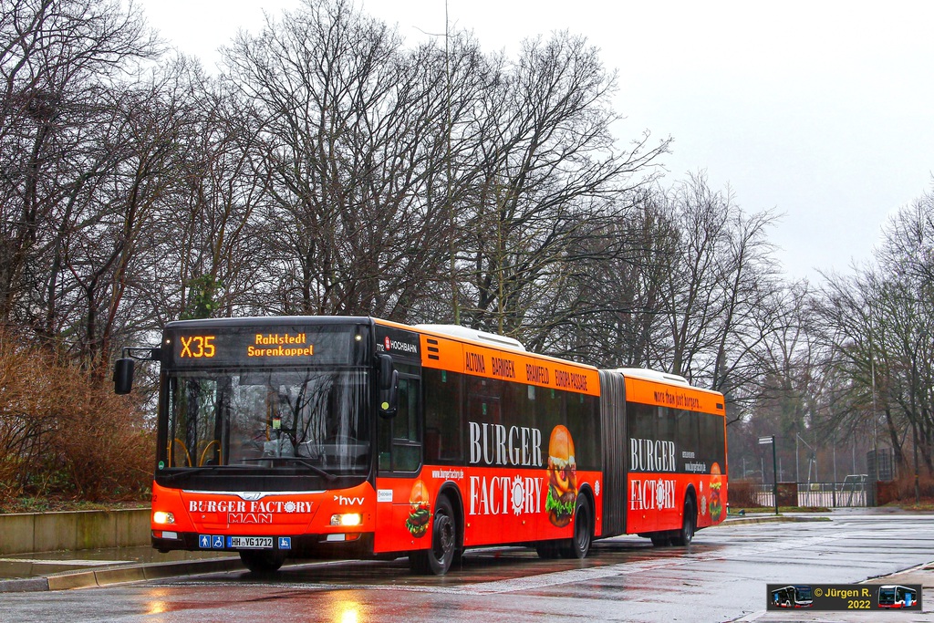 Ein Bild, das Text, Baum, drau�en, Bus enth�lt.

Automatisch generierte Beschreibung