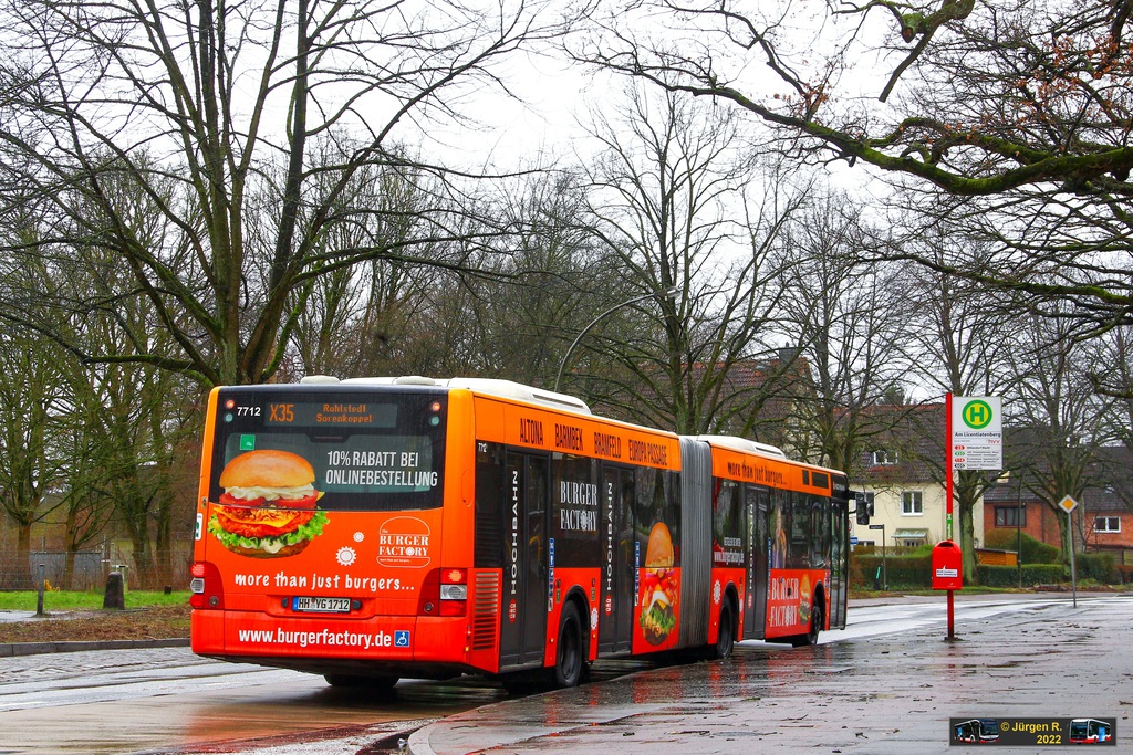 Ein Bild, das Text, Baum, drau�en, Bus enth�lt.

Automatisch generierte Beschreibung