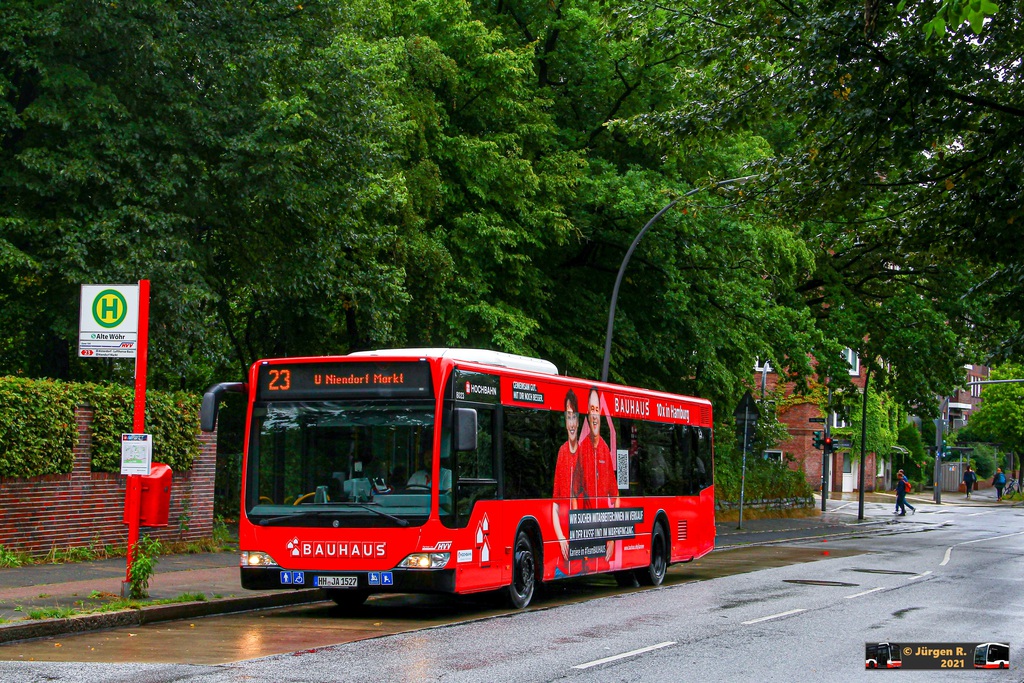 Ein Bild, das Text, Baum, drau�en, Stra�e enth�lt.

Automatisch generierte Beschreibung