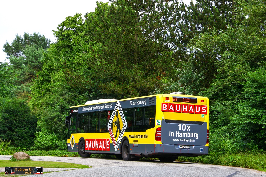 Ein Bild, das Text, Baum, drau�en, Bus enth�lt.

Automatisch generierte Beschreibung
