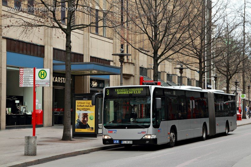 1152-12 (ex PVG 1152),VHH,BR.jpg - VHH 1152 auf der Linie 3 an der Haltestelle Gerhart-Hauptmann-Platz.
