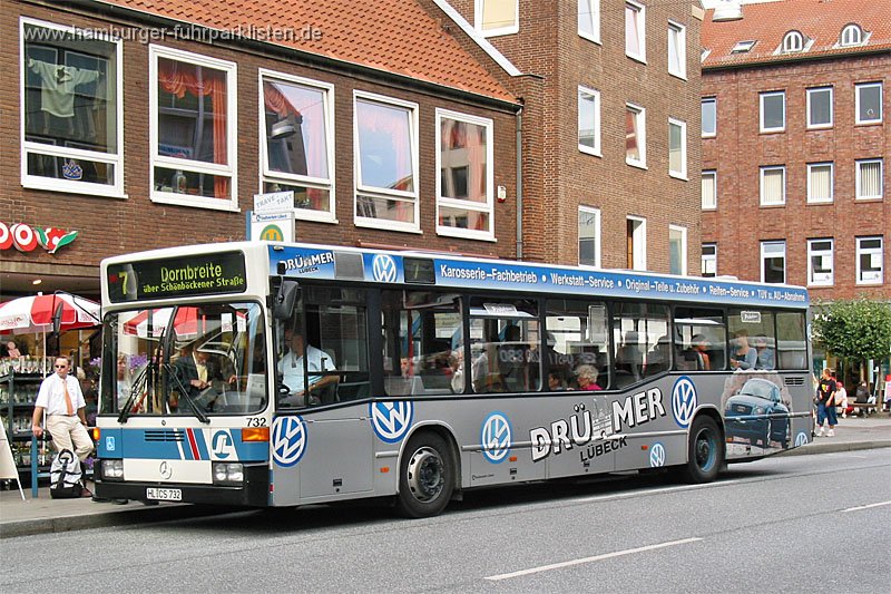 732-27,SL,SP.jpg - SL 732 | HL-Altstadt | 08/2003; Hst. Kohlmarkt > Holstentor